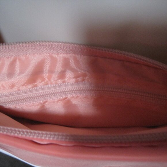 Target SO Colorblock Clip-Front Zipper Top & Back Pockets Fanny Pack Peach White - Picture 2 of 5